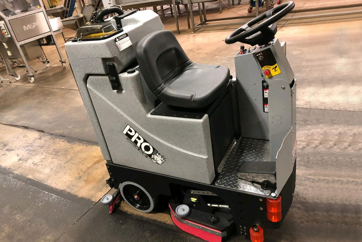 Industrie Aufsitz-Scheuersaugmaschine TOMCAT PRO Industrie Aufsitz-Scheuersaugmaschine TOMCAT PRO