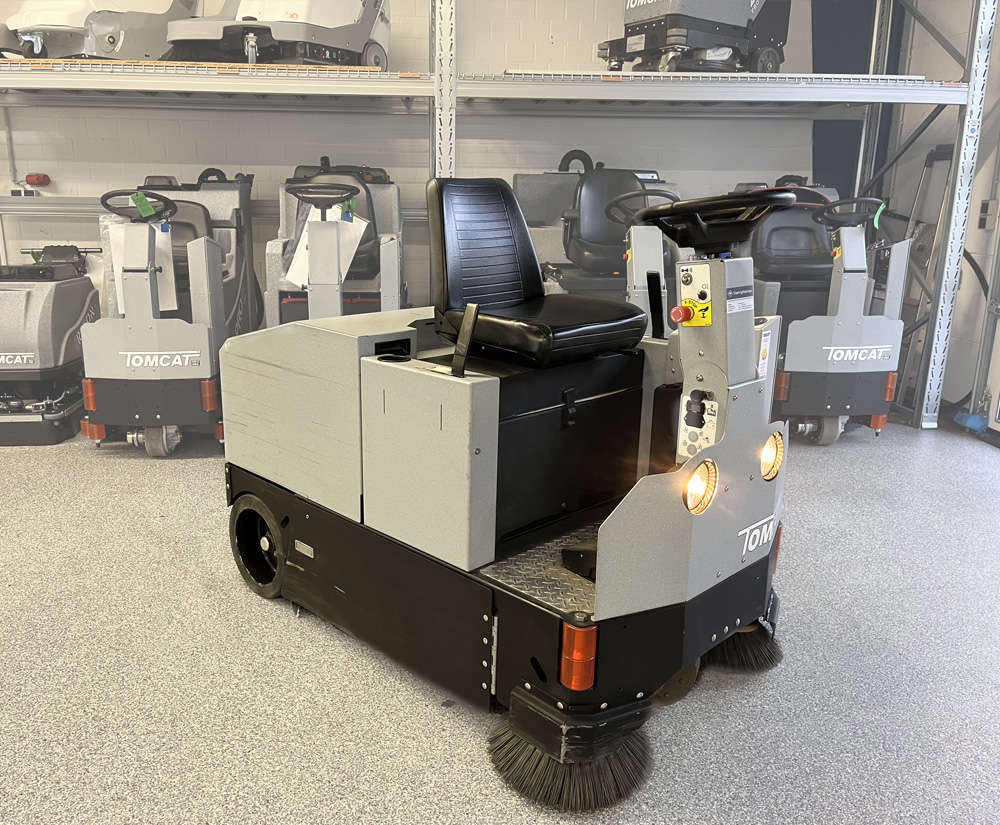 In Stand gesetzte Kehrsaugmaschine TOMCAT VR In Stand gesetzte Kehrsaugmaschine TOMCAT VR